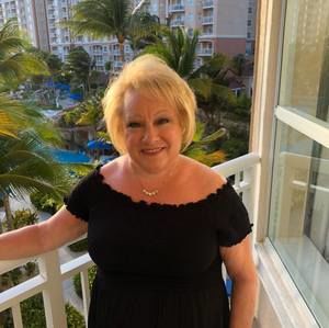 Meet your Posher, Lisa